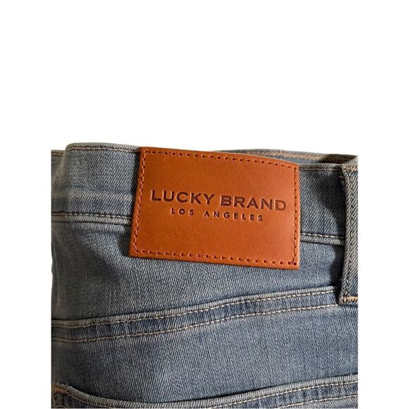 NWT Light blue jeans Lucky Brand size 10/30 R - Picture 7 of 10
